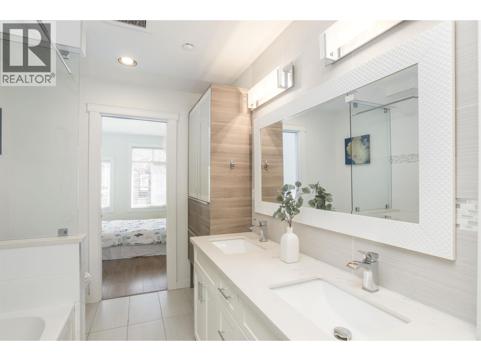 2836 E Kent South Avenue, Vancouver, British Columbia  V5S 4T4 - Photo 25 - R3113588