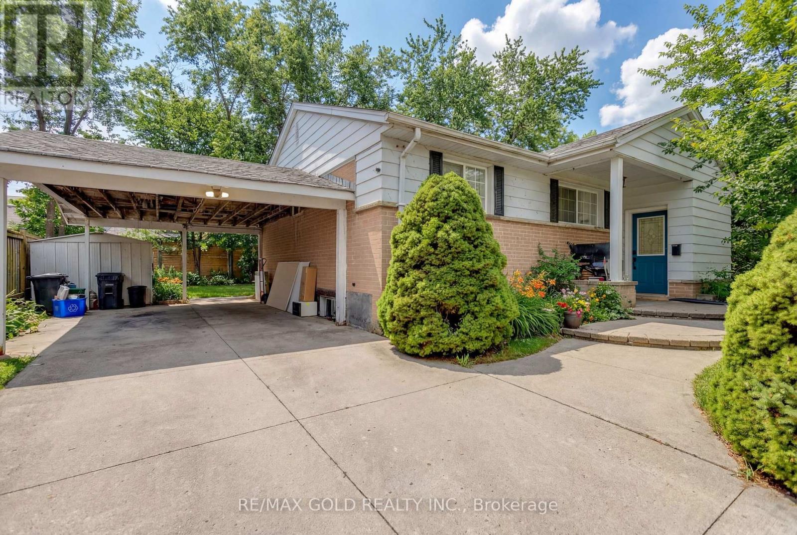 462 Samford Place, Oakville, Ontario  L6L 4E8 - Photo 3 - W12979204