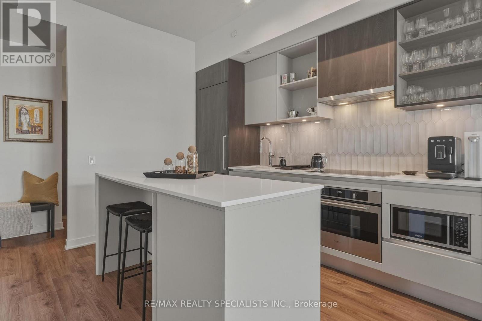 314 - 405 Dundas Street W, Oakville, Ontario  L6M 5P9 - Photo 2 - W13021038