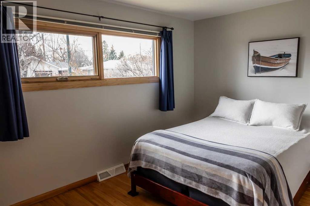 80 Westover Drive SW, Calgary, Alberta  T3C 2S6 - Photo 14 - A2288228