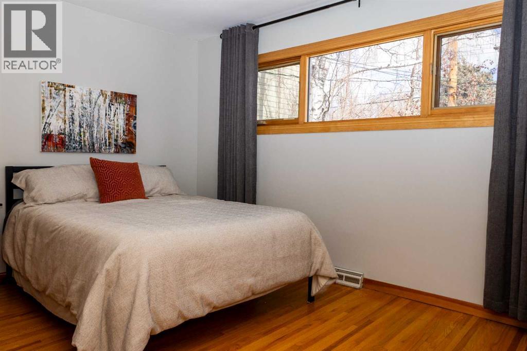 80 Westover Drive SW, Calgary, Alberta  T3C 2S6 - Photo 11 - A2288228