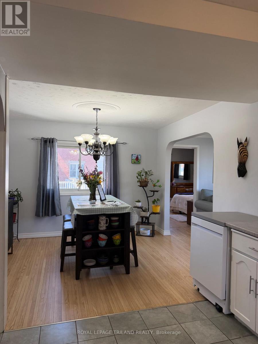 102 Steele Street, St. Thomas, Ontario  N5R 2Y5 - Photo 7 - X13022642