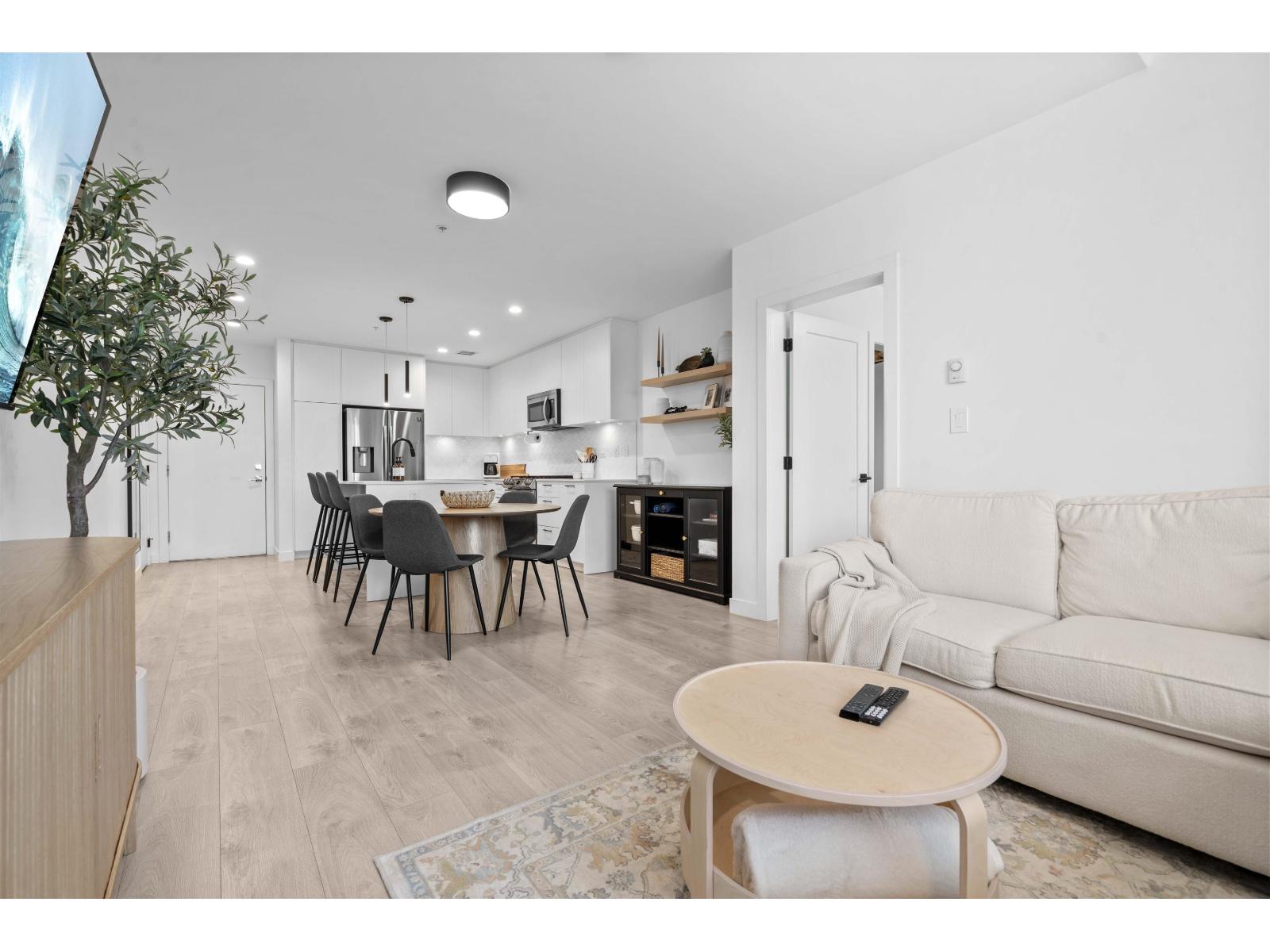 A412 20018 83a Avenue, Langley, British Columbia  V2Y 3P2 - Photo 4 - R3113748