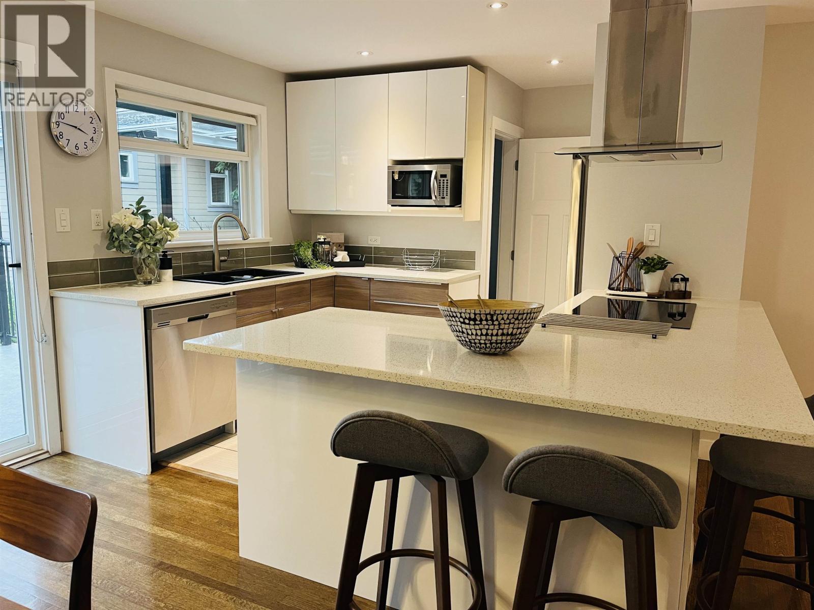 1314 Thomas Avenue, Coquitlam, British Columbia  V3K 2L5 - Photo 10 - R3101729