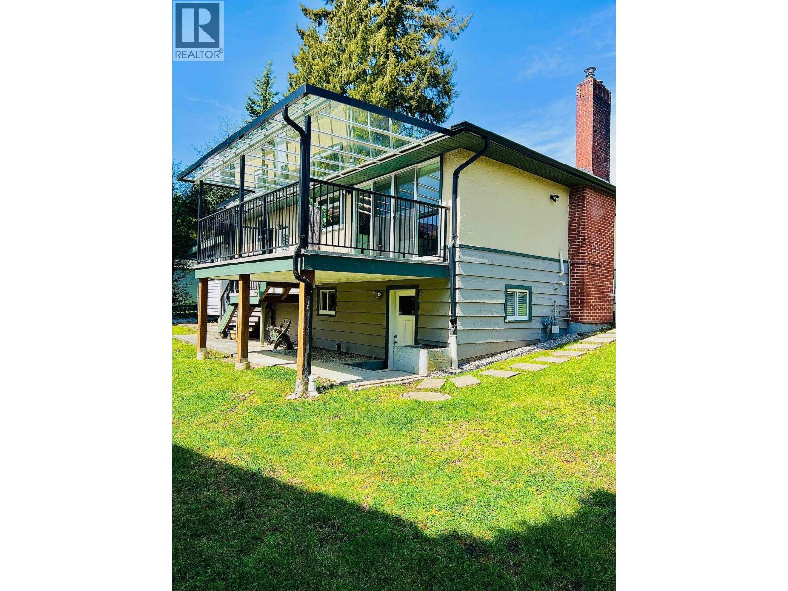 1314 Thomas Avenue, Coquitlam, British Columbia  V3K 2L5 - Photo 2 - R3101729
