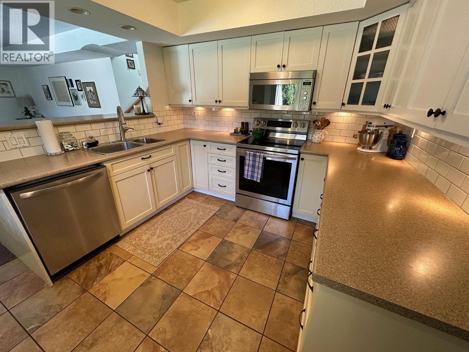 1015 51a Street, Delta, British Columbia  V4M 2X9 - Photo 10 - R3113372