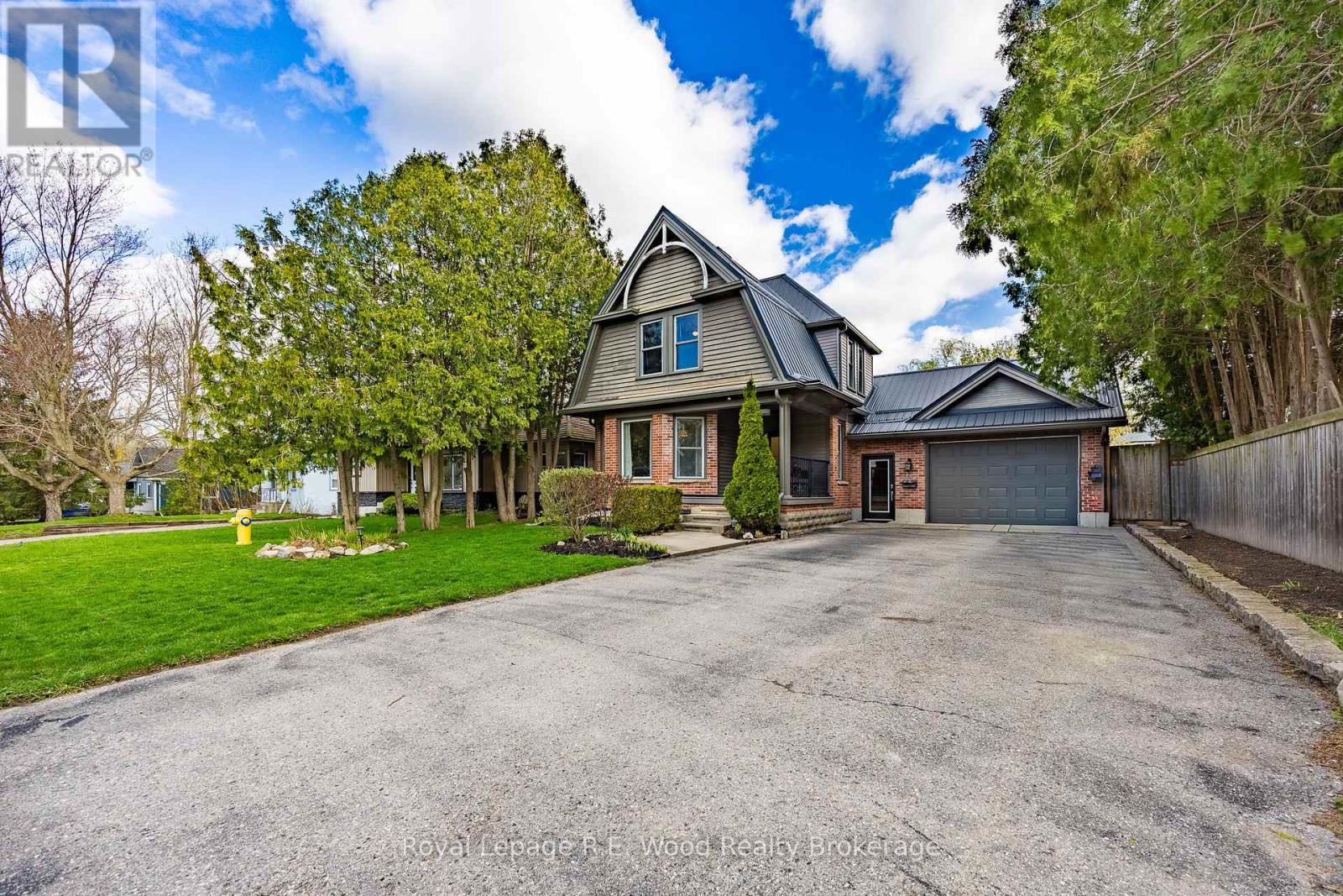 10 GEORGE STREET, Tillsonburg, Ontario