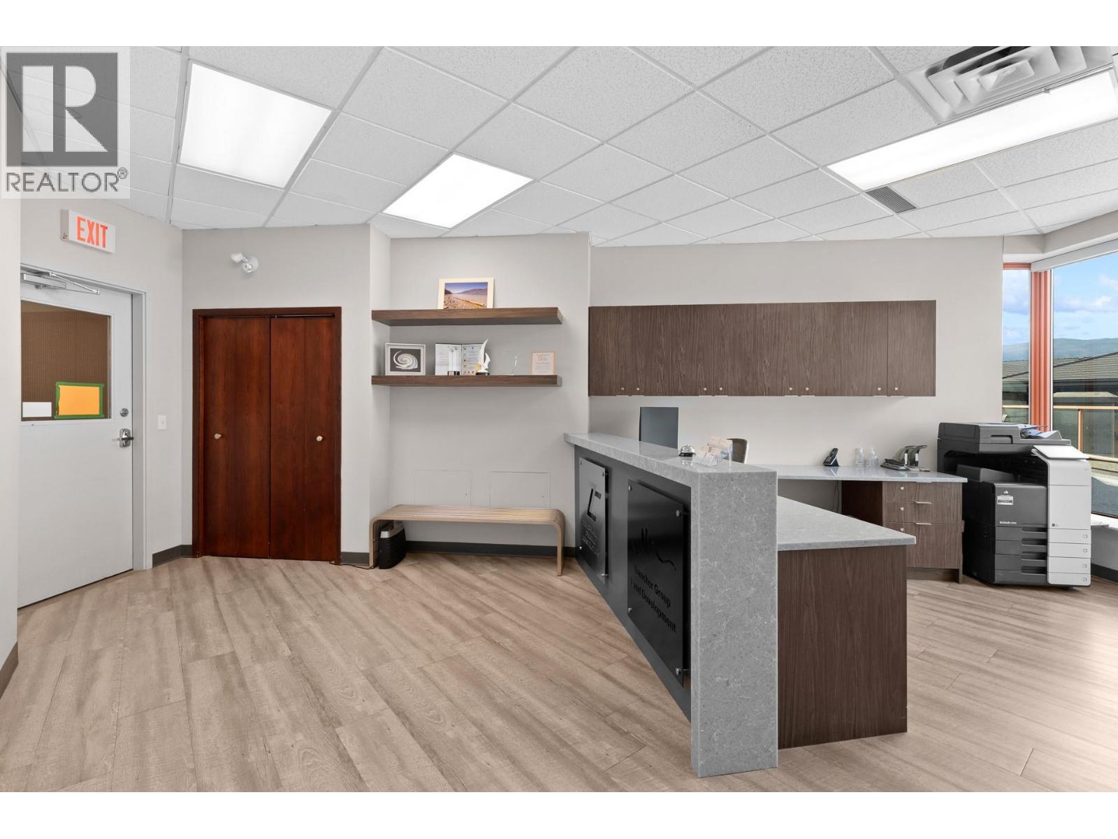 3275 Lakeshore Road Unit# 302, Kelowna, British Columbia  V1W 3S9 - Photo 3 - 10384121