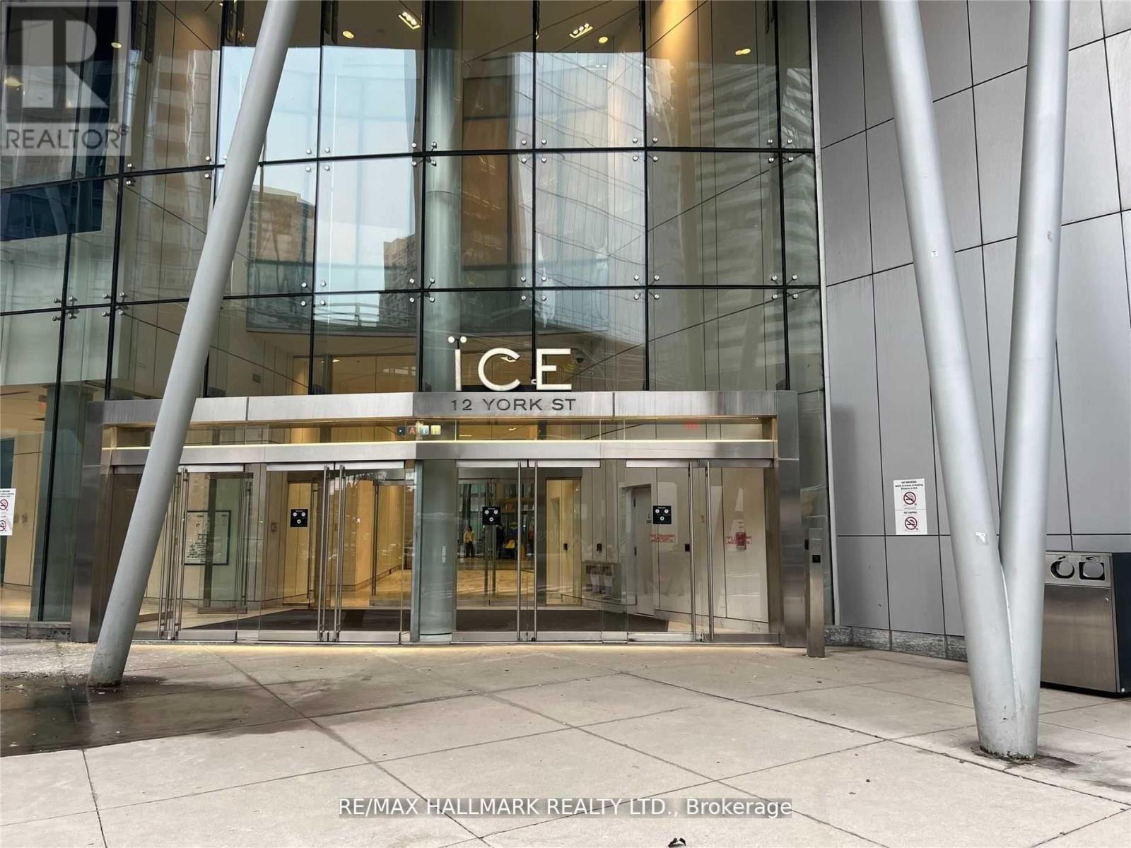 2303 - 12 York Street, Toronto, Ontario  M5J 0A9 - Photo 2 - C13022584