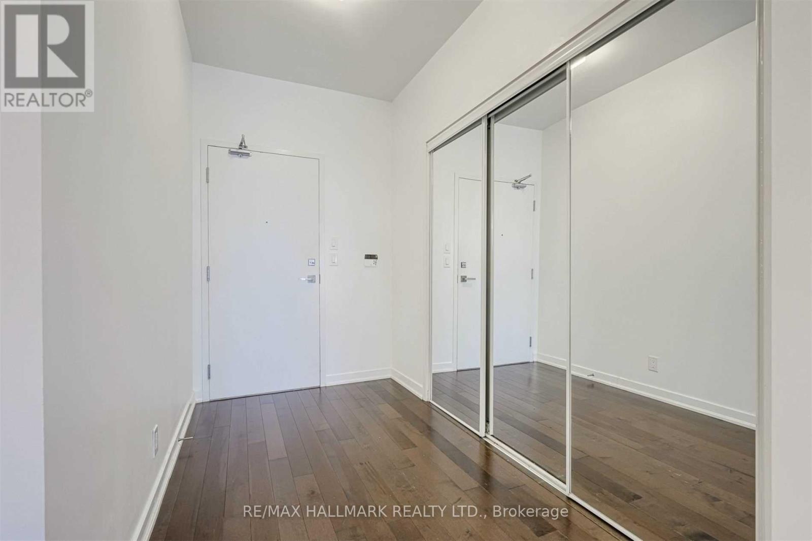 2303 - 12 York Street, Toronto, Ontario  M5J 0A9 - Photo 8 - C13022584