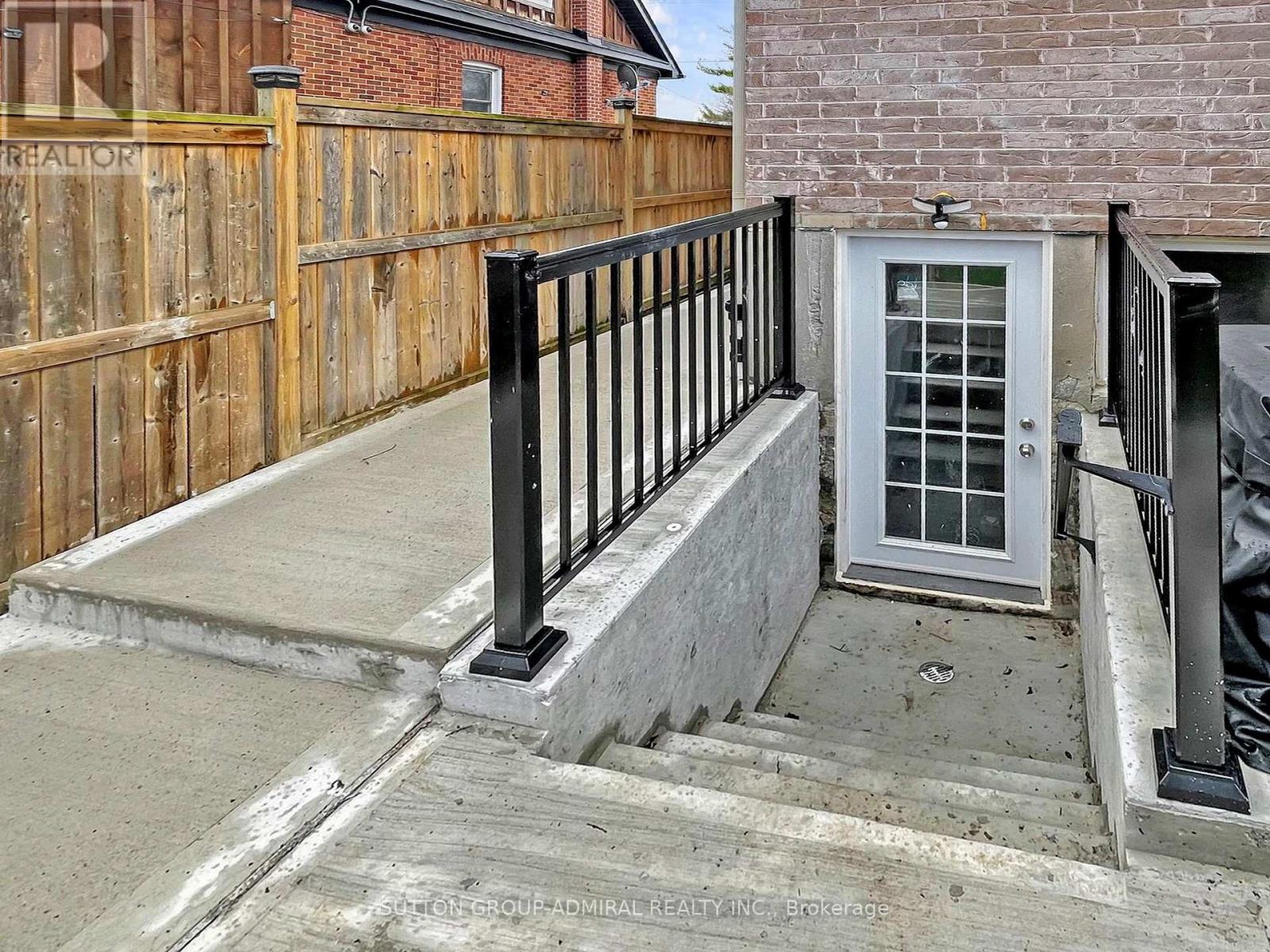 128 Sutherland Avenue, Oshawa, Ontario  L1G 2G5 - Photo 34 - E13022582