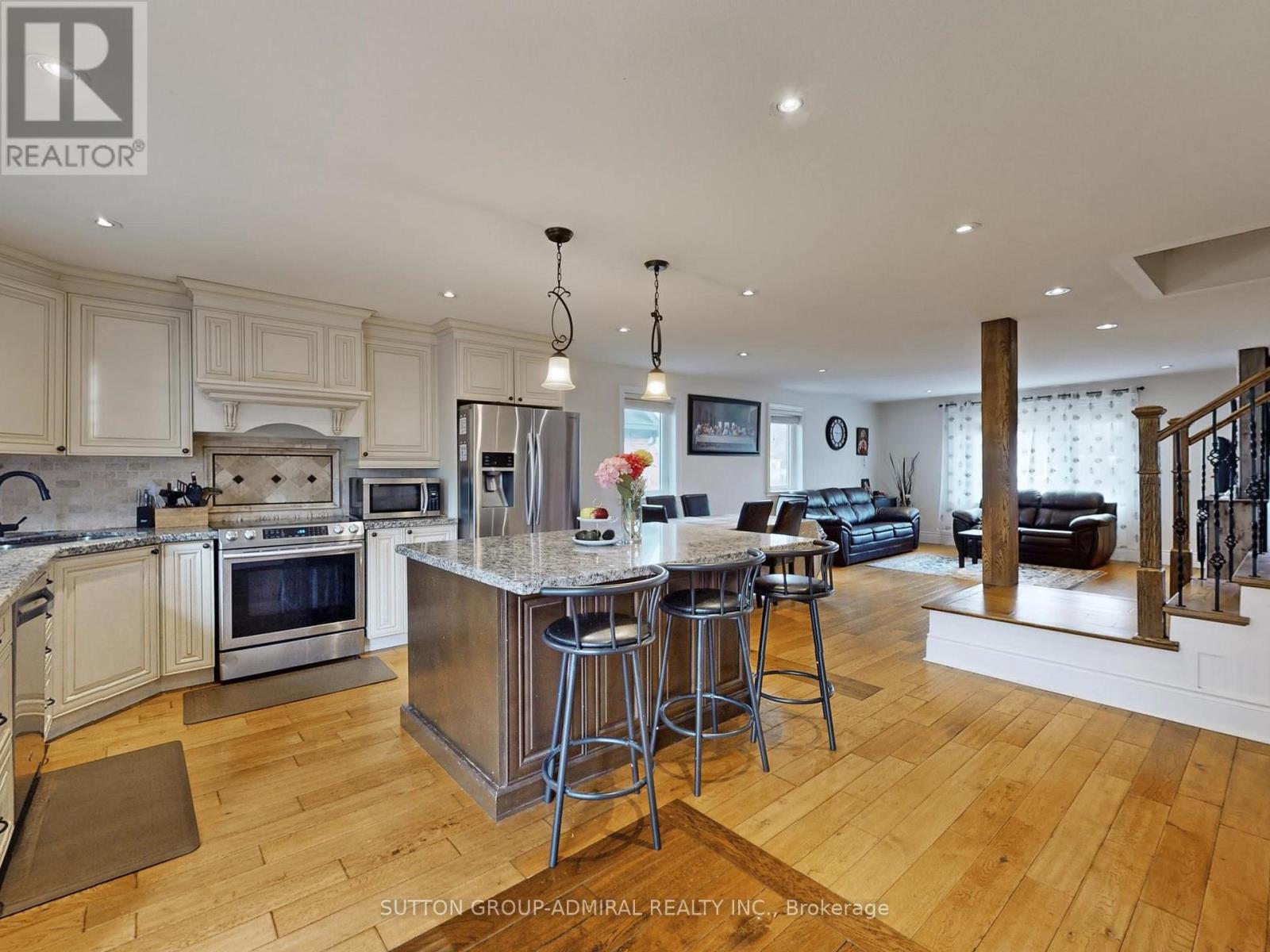 128 Sutherland Avenue, Oshawa, Ontario  L1G 2G5 - Photo 7 - E13022582