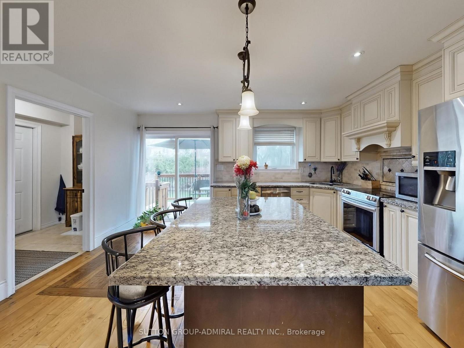 128 Sutherland Avenue, Oshawa, Ontario  L1G 2G5 - Photo 9 - E13022582