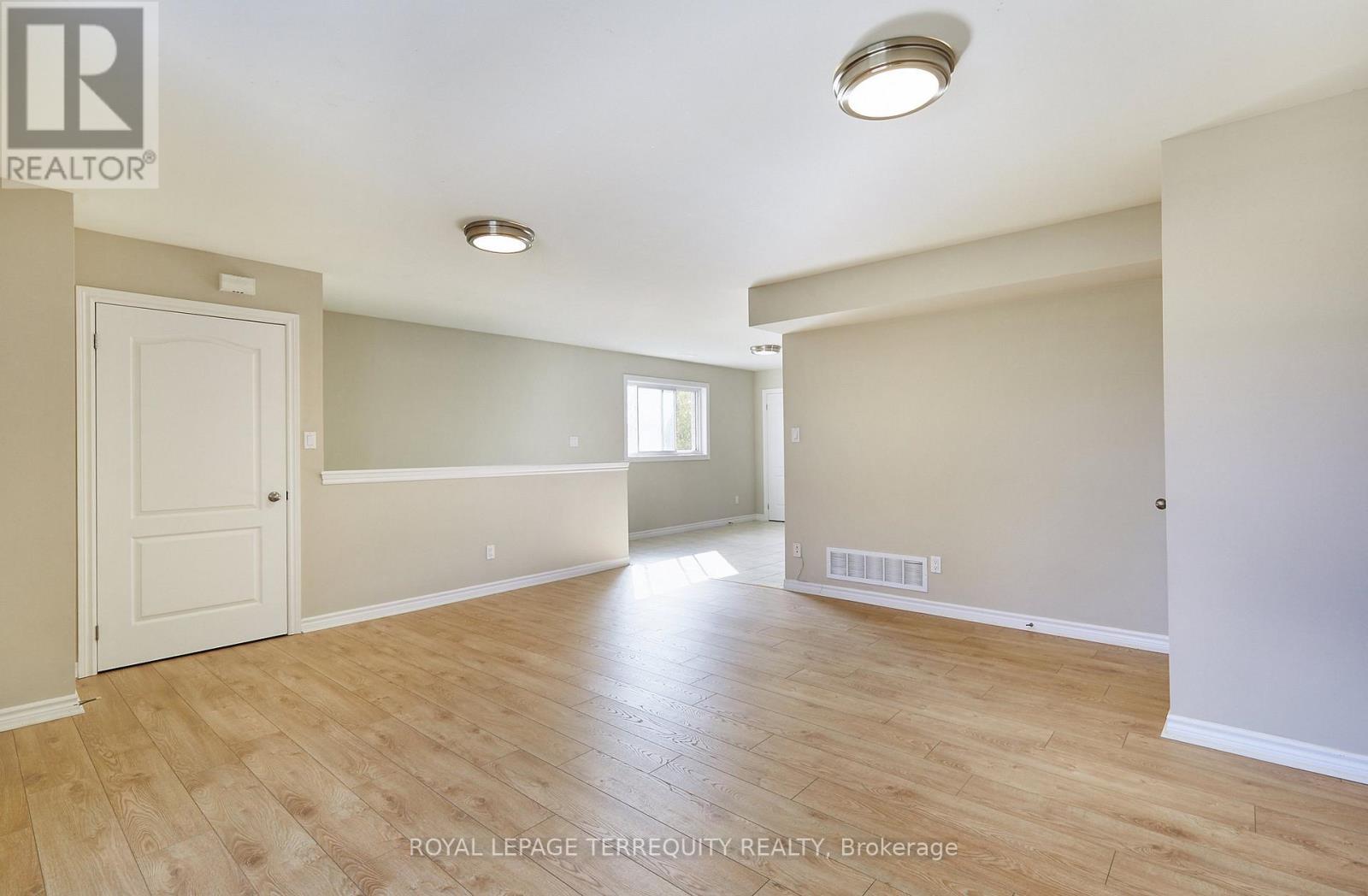 2 - 556 Park Road S, Oshawa, Ontario  L1J 4J5 - Photo 11 - E13022632