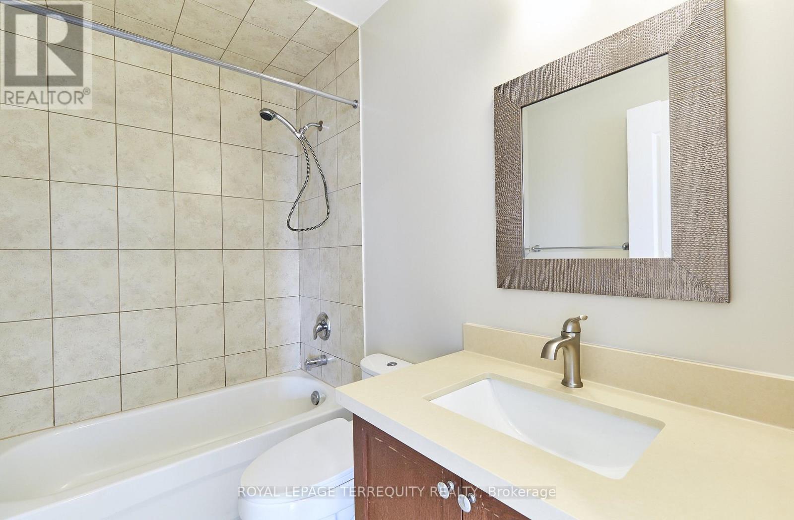 2 - 556 Park Road S, Oshawa, Ontario  L1J 4J5 - Photo 13 - E13022632