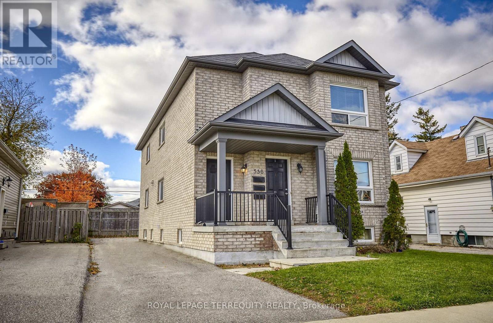 2 - 556 Park Road S, Oshawa, Ontario  L1J 4J5 - Photo 2 - E13022632