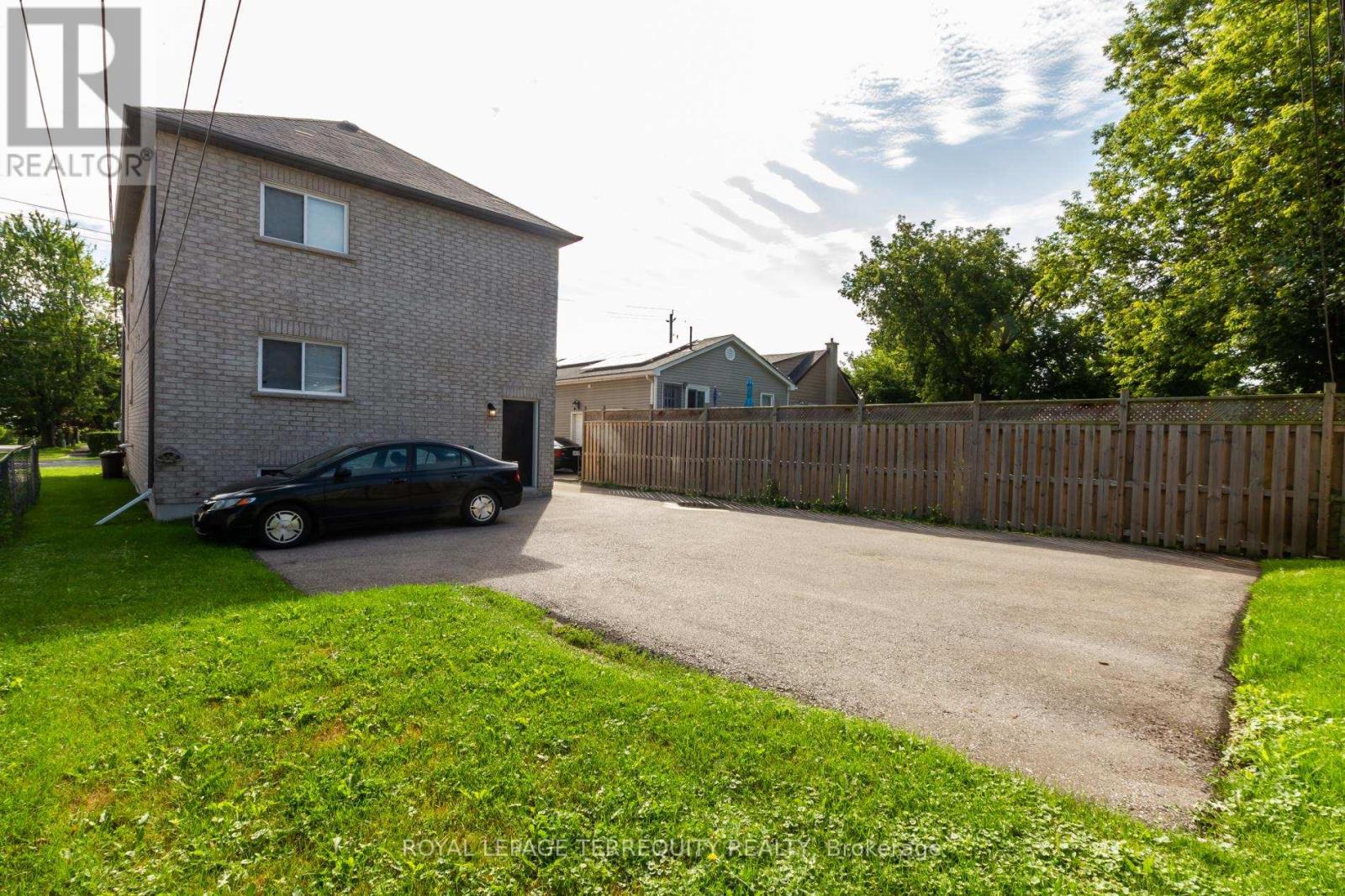 2 - 556 Park Road S, Oshawa, Ontario  L1J 4J5 - Photo 20 - E13022632