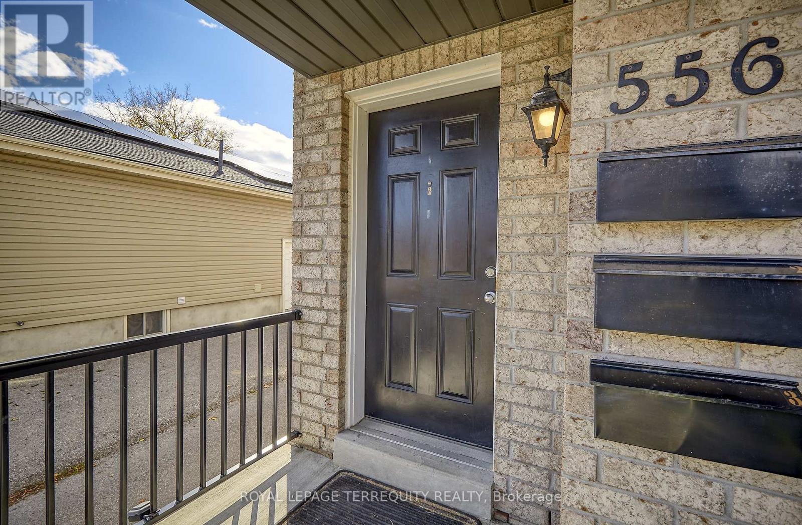 2 - 556 Park Road S, Oshawa, Ontario  L1J 4J5 - Photo 3 - E13022632