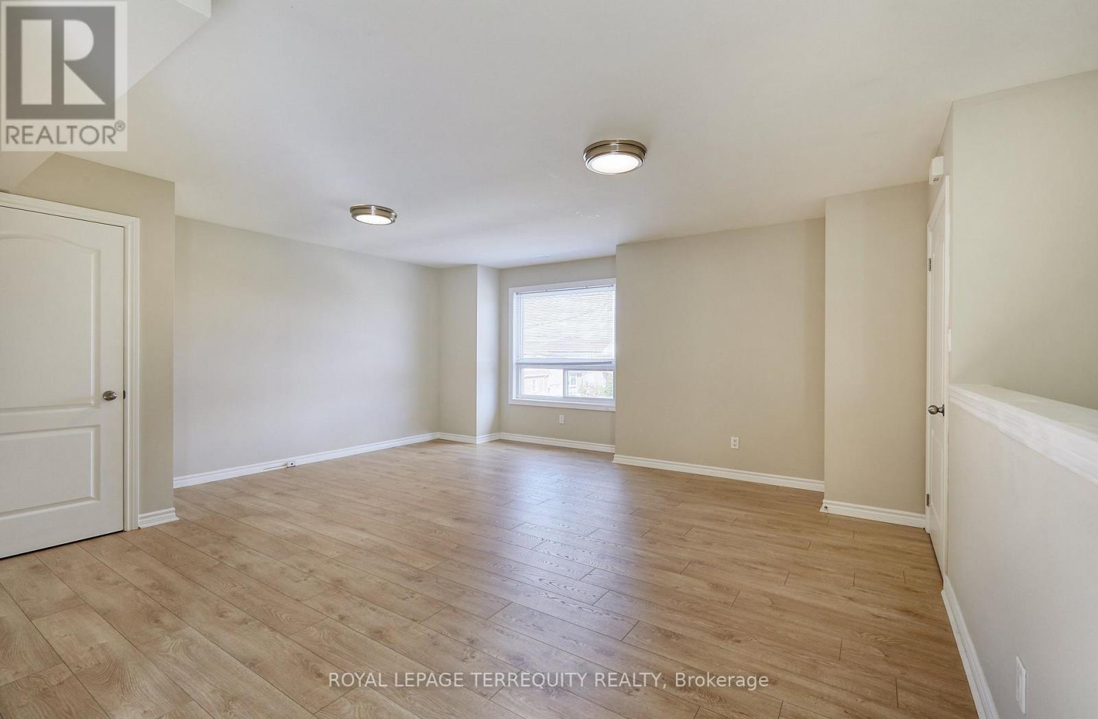 2 - 556 Park Road S, Oshawa, Ontario  L1J 4J5 - Photo 9 - E13022632