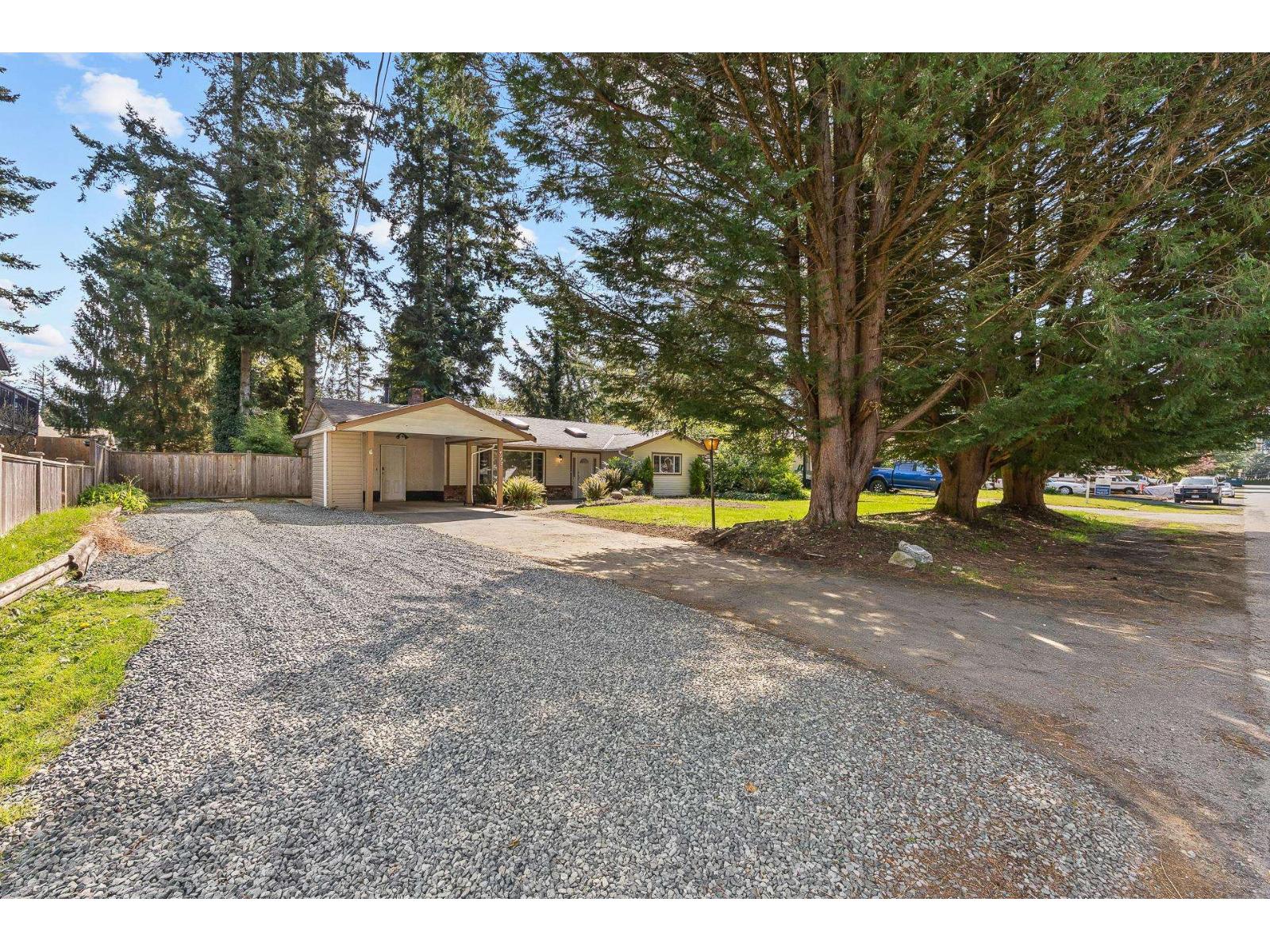 4132 204b Street, Langley, British Columbia  V3A 1Z8 - Photo 2 - R3113663