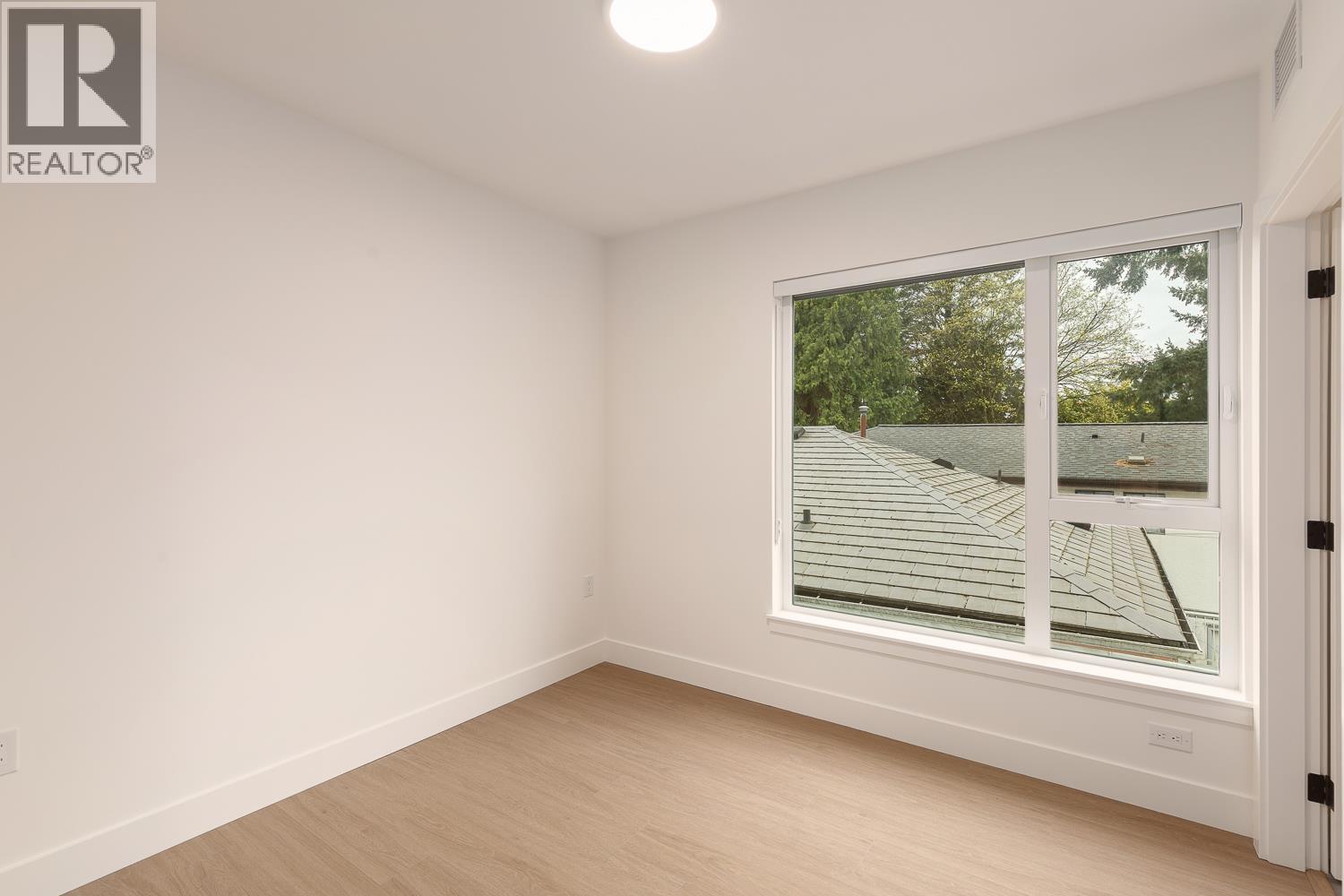 210 2235 E Broadway, Vancouver, British Columbia  V5N 0J5 - Photo 18 - R3112198