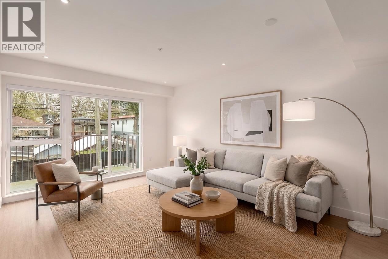 210 2235 E Broadway, Vancouver, British Columbia  V5N 0J5 - Photo 3 - R3112198