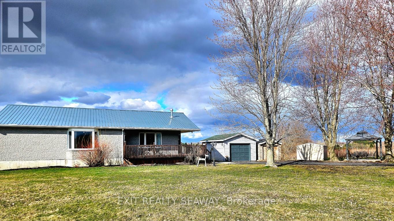 16825 County Rd 15 Road, North Stormont, Ontario  K0C 1W0 - Photo 1 - X12808980