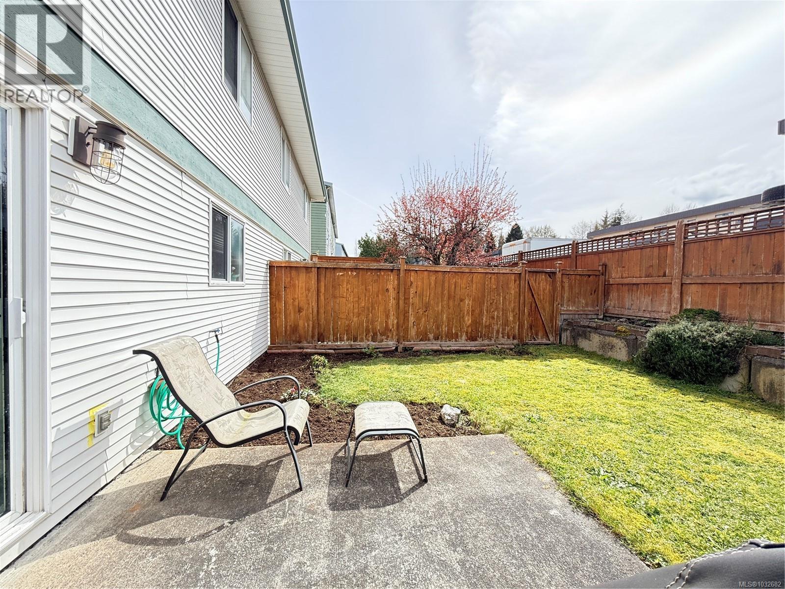 2553 Kingcome Pl, Port Mcneill, British Columbia  V0N 2R0 - Photo 2 - 1032682