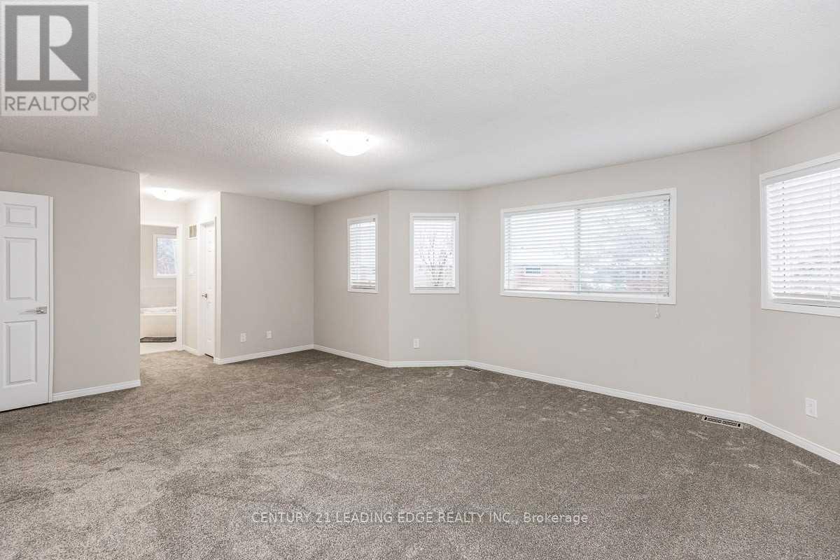 90 Cityview Circle, Barrie, Ontario  L4N 7V2 - Photo 18 - S13022622