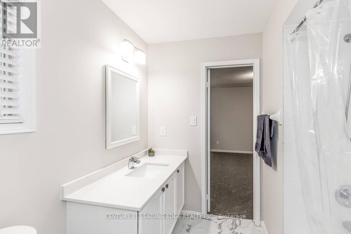 90 Cityview Circle, Barrie, Ontario  L4N 7V2 - Photo 24 - S13022622