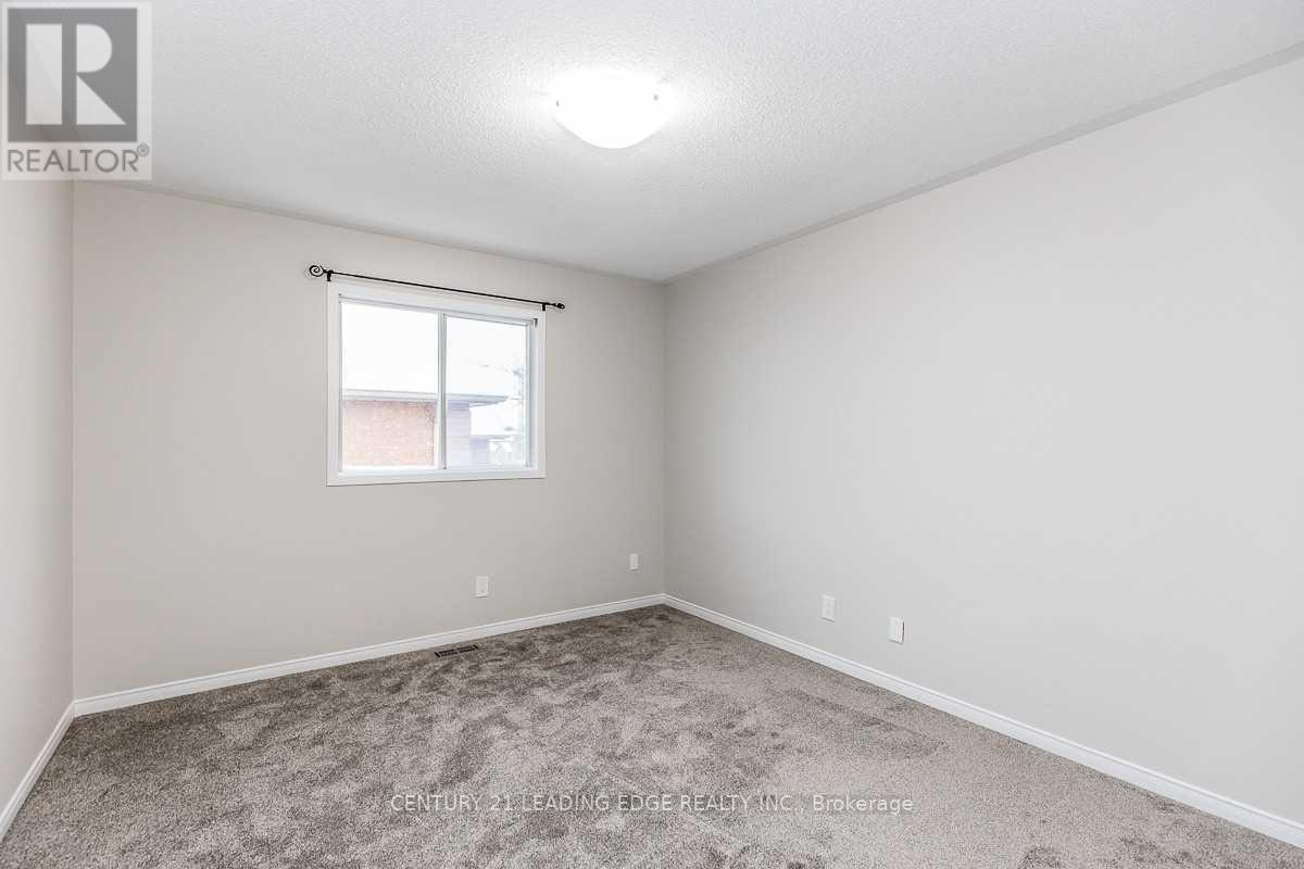 90 Cityview Circle, Barrie, Ontario  L4N 7V2 - Photo 27 - S13022622