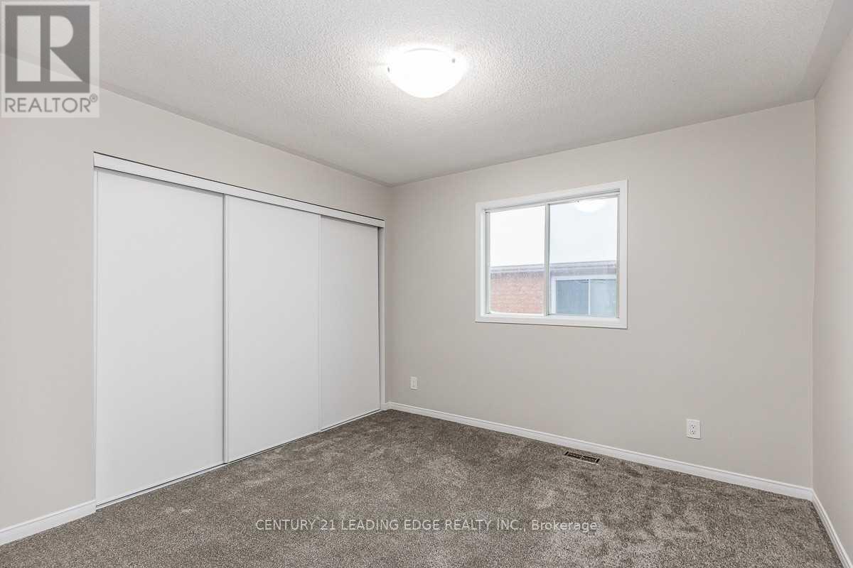 90 Cityview Circle, Barrie, Ontario  L4N 7V2 - Photo 28 - S13022622