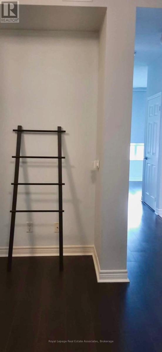 515 - 339 Rathburn Road W, Mississauga, Ontario  L5B 0K6 - Photo 8 - W13022578