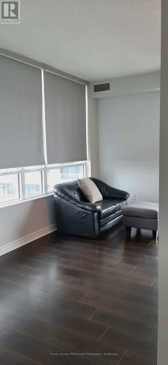 515 - 339 Rathburn Road W, Mississauga, Ontario  L5B 0K6 - Photo 9 - W13022578