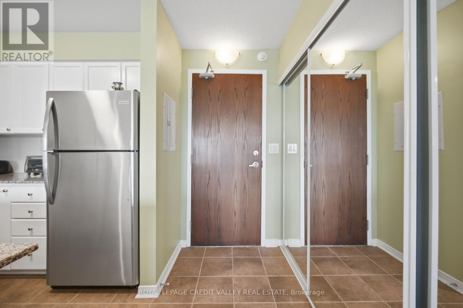 103 - 55 Via Rosedale, Brampton, Ontario  L6P 0V1 - Photo 8 - W13022648