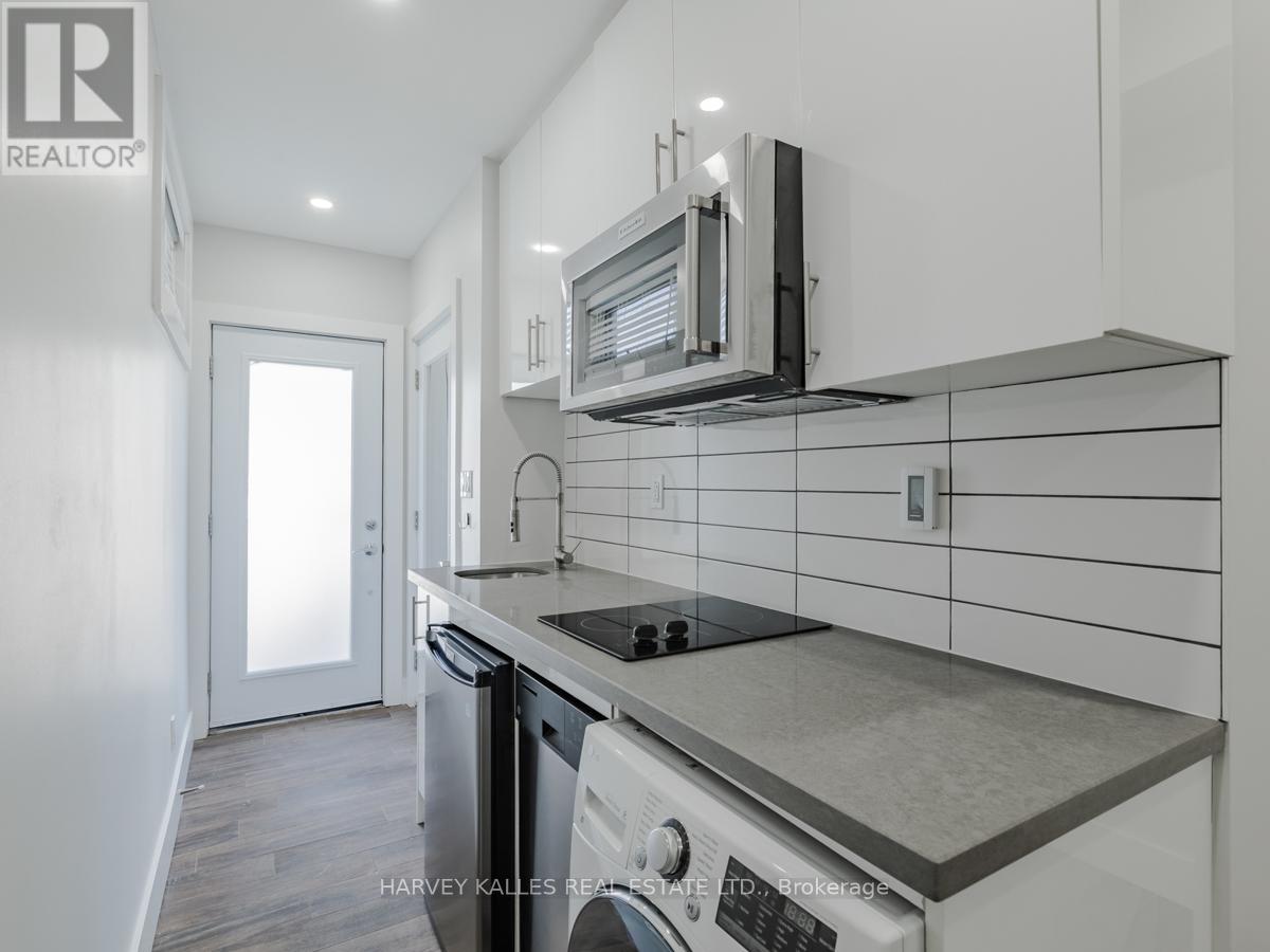 3 - 160 Lansdowne Avenue, Toronto, Ontario  M6K 2V9 - Photo 3 - W13022672