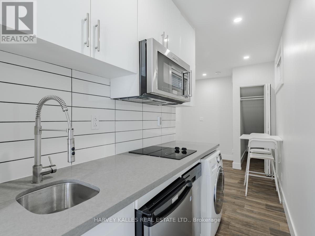 3 - 160 Lansdowne Avenue, Toronto, Ontario  M6K 2V9 - Photo 4 - W13022672