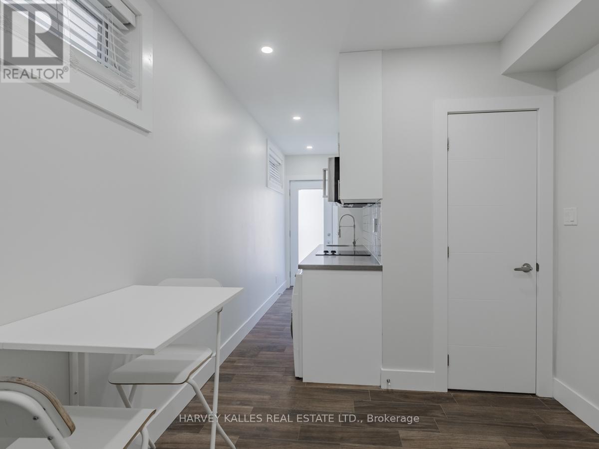 3 - 160 Lansdowne Avenue, Toronto, Ontario  M6K 2V9 - Photo 6 - W13022672