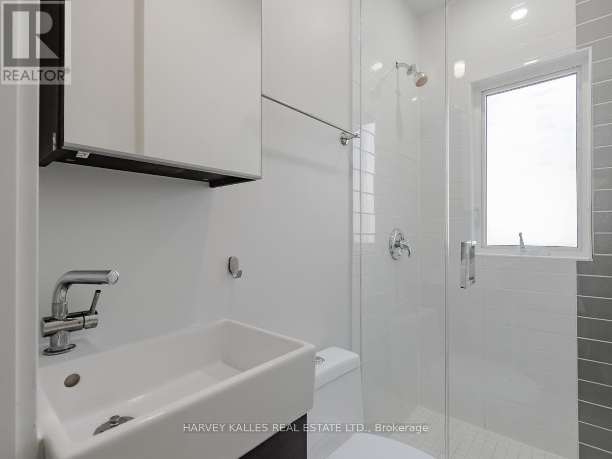 3 - 160 Lansdowne Avenue, Toronto, Ontario  M6K 2V9 - Photo 8 - W13022672