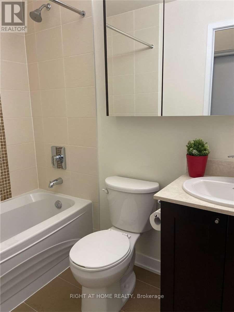 208 - 4065 Brickstone Mews, Mississauga, Ontario  L5B 0G3 - Photo 8 - W13022674