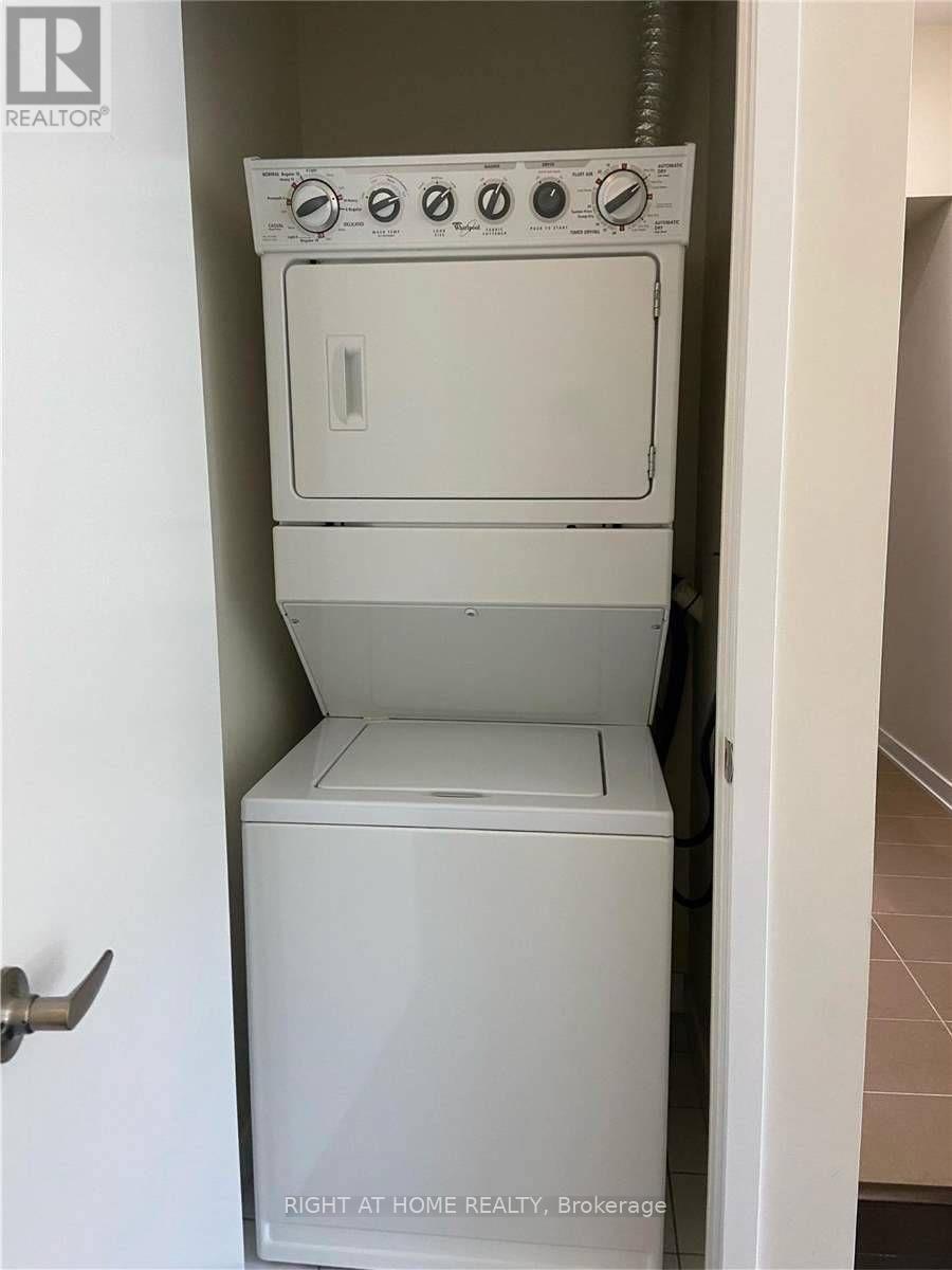 208 - 4065 Brickstone Mews, Mississauga, Ontario  L5B 0G3 - Photo 9 - W13022674