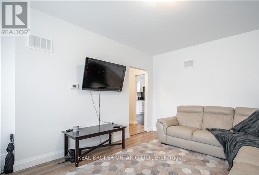 MAIN - 301 WALLACE AVENUE S, Welland, Ontario