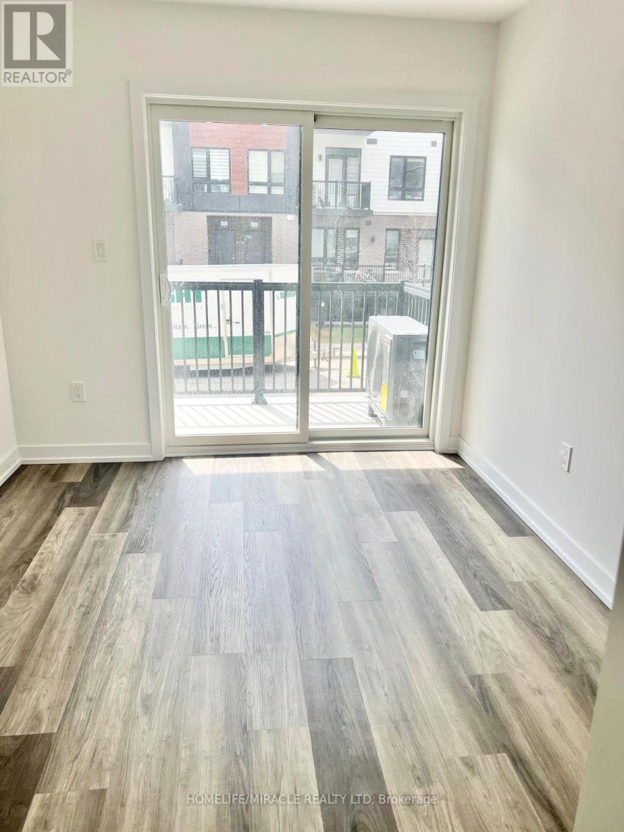 P26 - 25 Palace Street, Kitchener, Ontario  N2E 0L2 - Photo 2 - X13022652