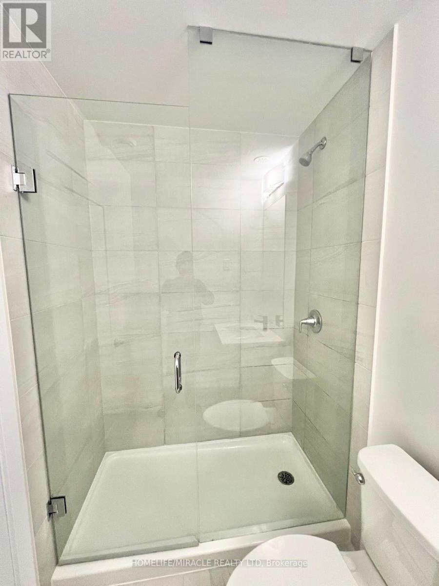 P26 - 25 Palace Street, Kitchener, Ontario  N2E 0L2 - Photo 3 - X13022652