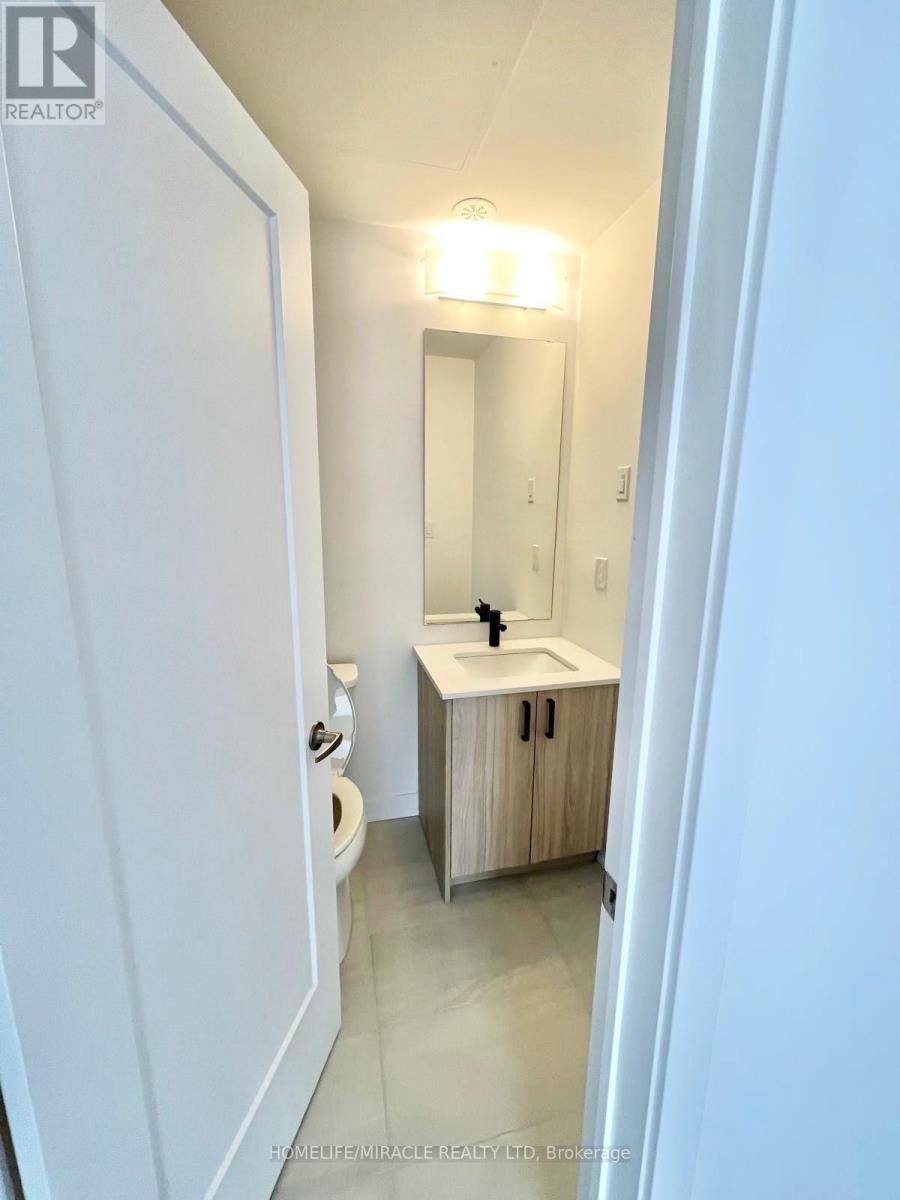 P26 - 25 Palace Street, Kitchener, Ontario  N2E 0L2 - Photo 4 - X13022652