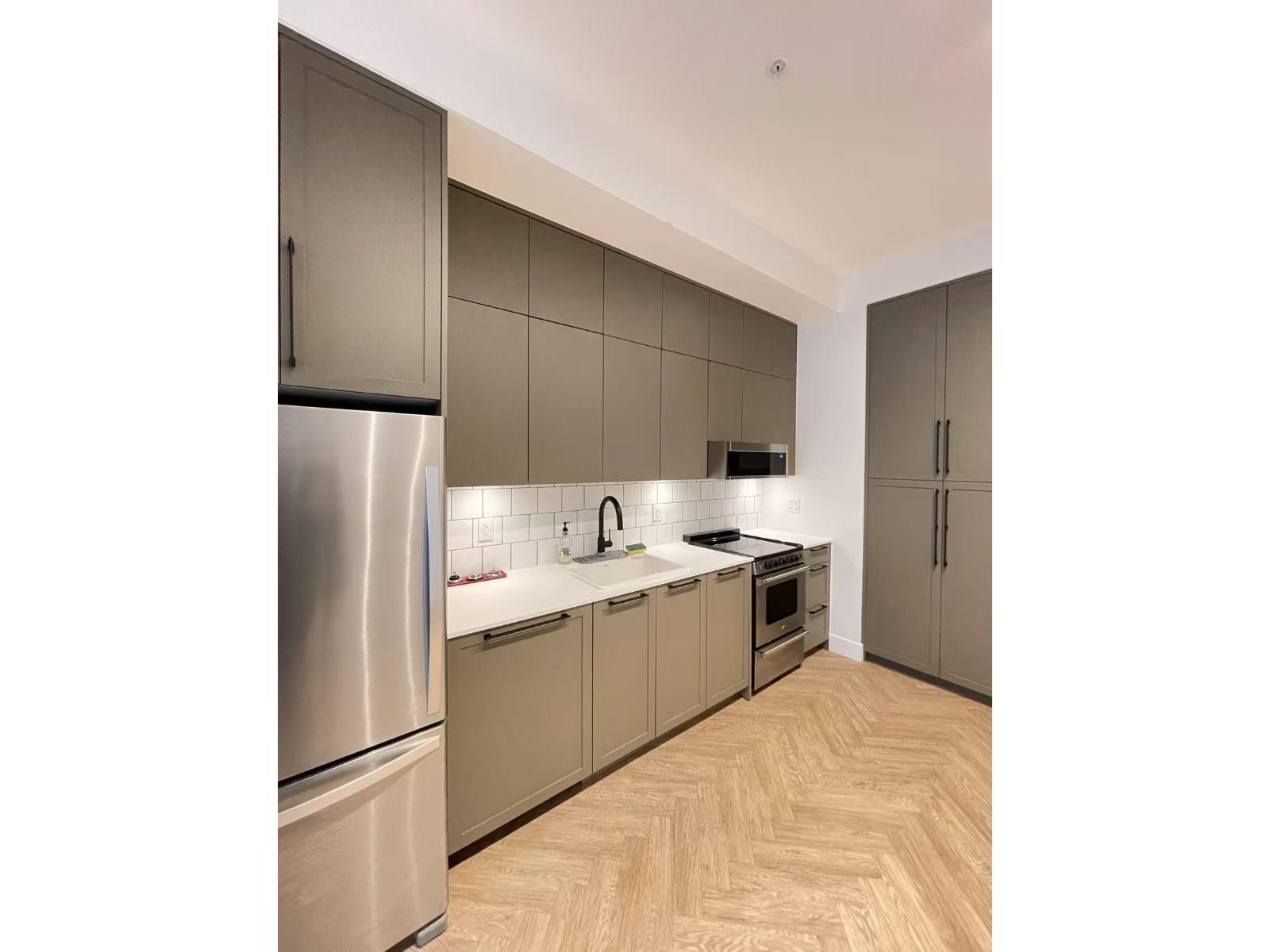 13933 105 Boulevard, Surrey, British Columbia  V3T 0R6 - Photo 2 - R3113755