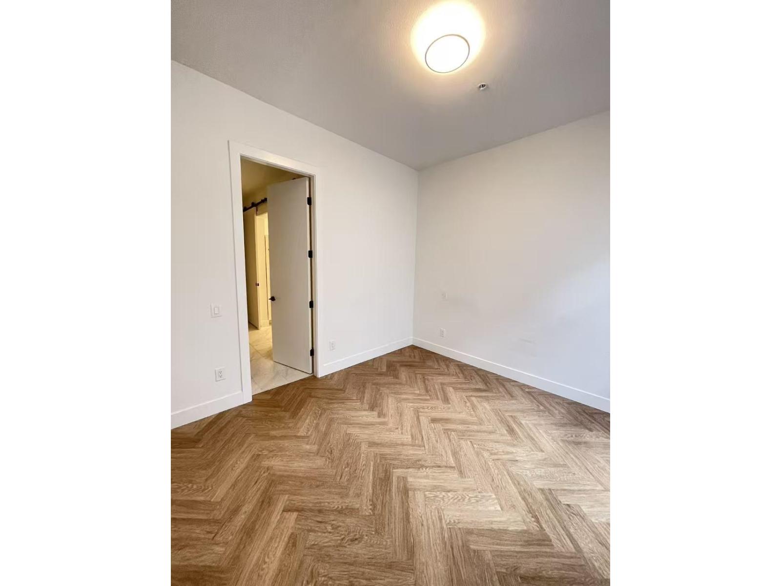 13933 105 Boulevard, Surrey, British Columbia  V3T 0R6 - Photo 5 - R3113755