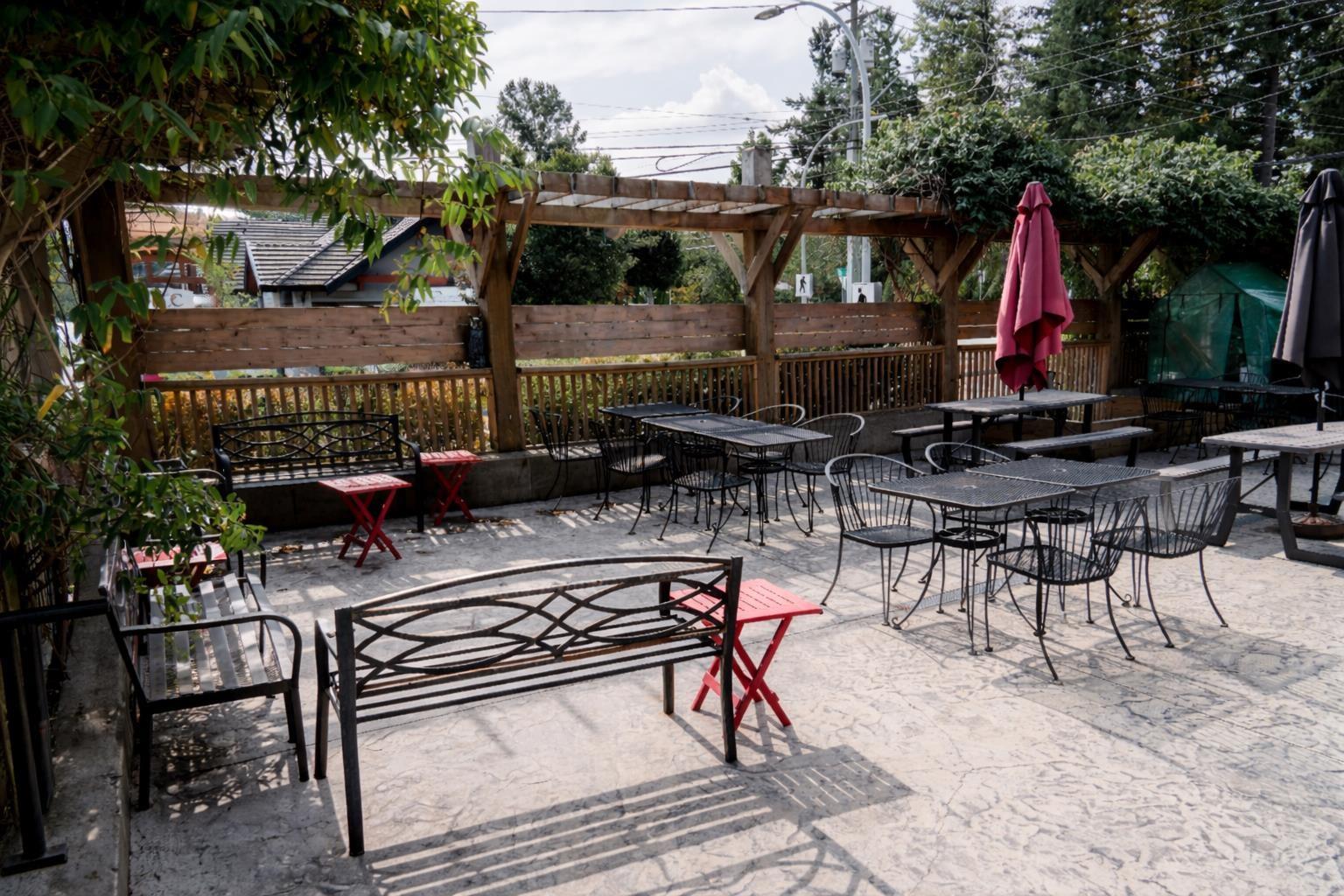 3208 140 Street, Surrey, British Columbia  V4P 2A8 - Photo 3 - C8078066