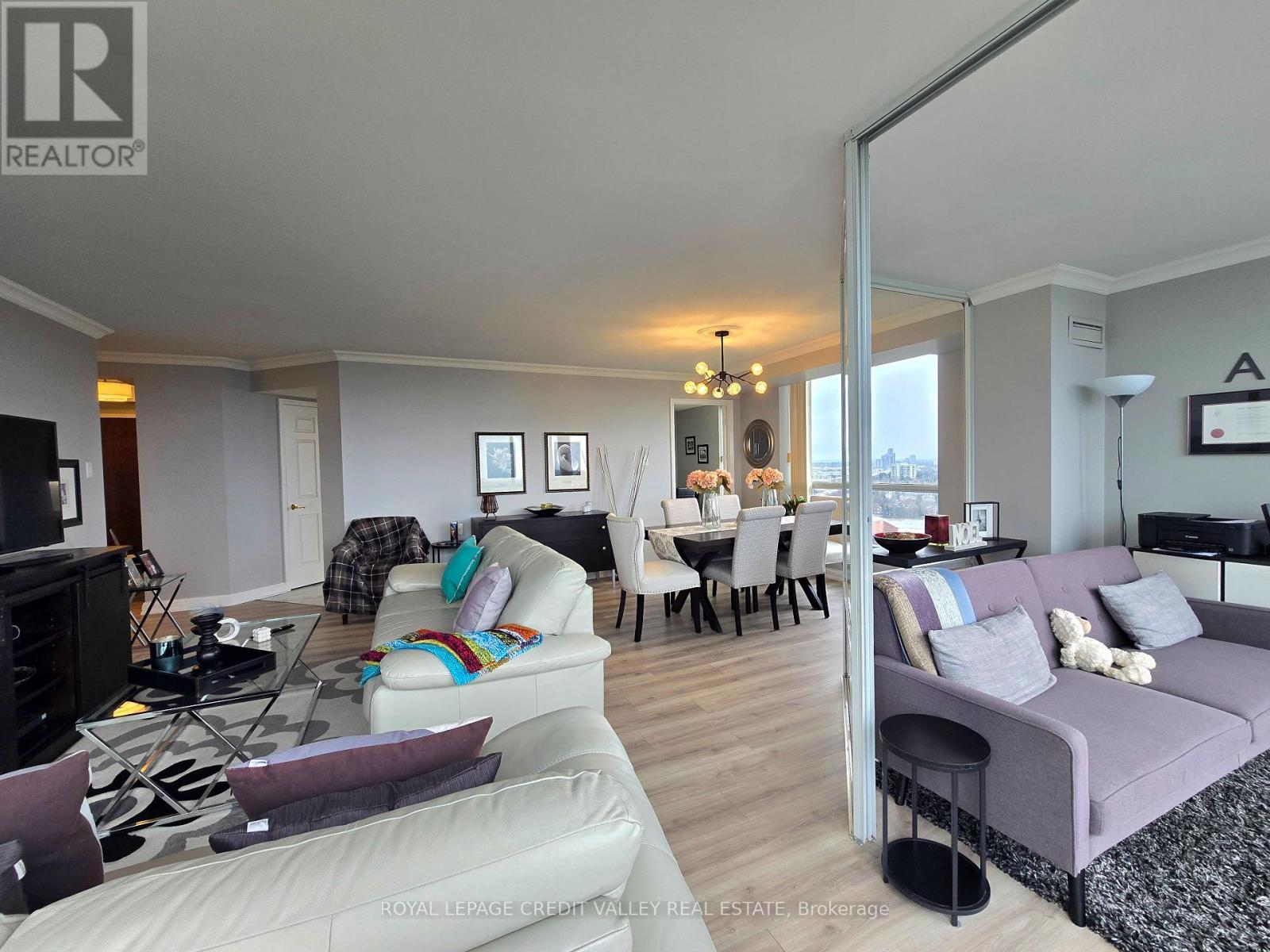 2101 - 24 Hanover Road, Brampton, Ontario  L6S 5K8 - Photo 8 - W13020044