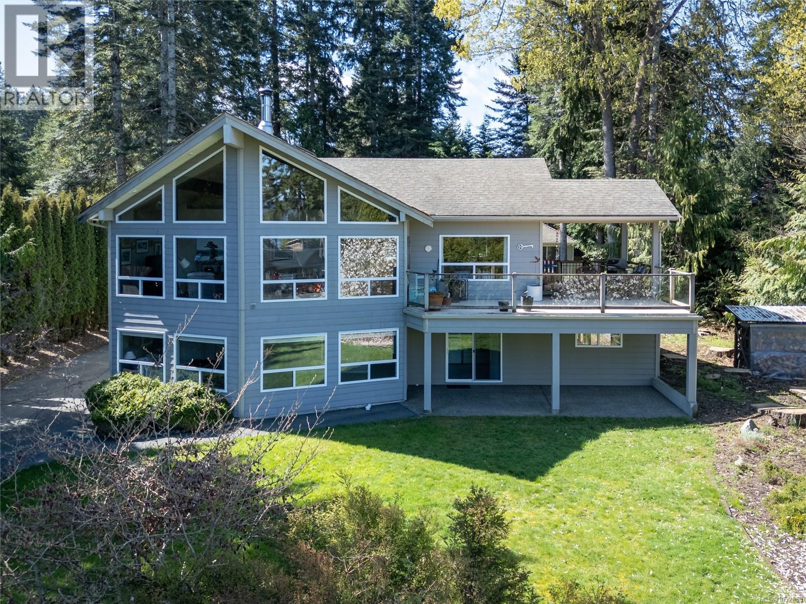 4594 Maple Guard Dr, Bowser, British Columbia